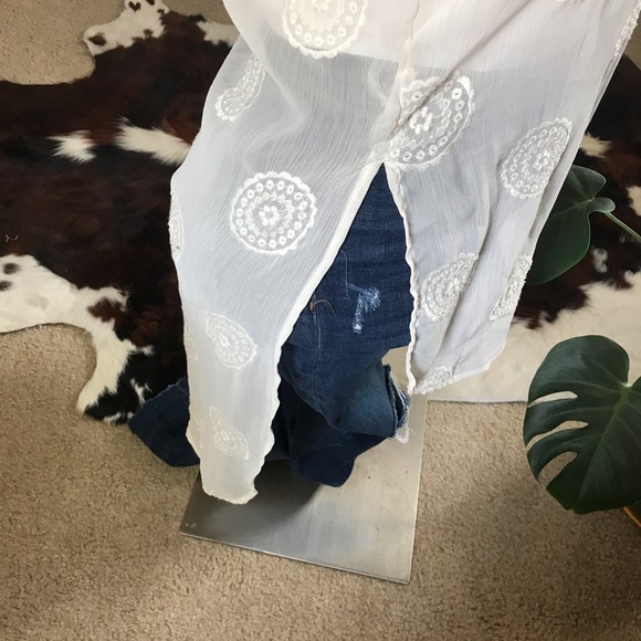 Embroidered Tunic - Picture 5 of 6